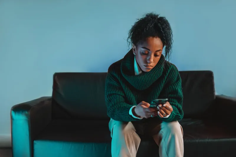 You Don't Owe Anyone an Instant Reply — And That's Actually a Sign You Know Yourself